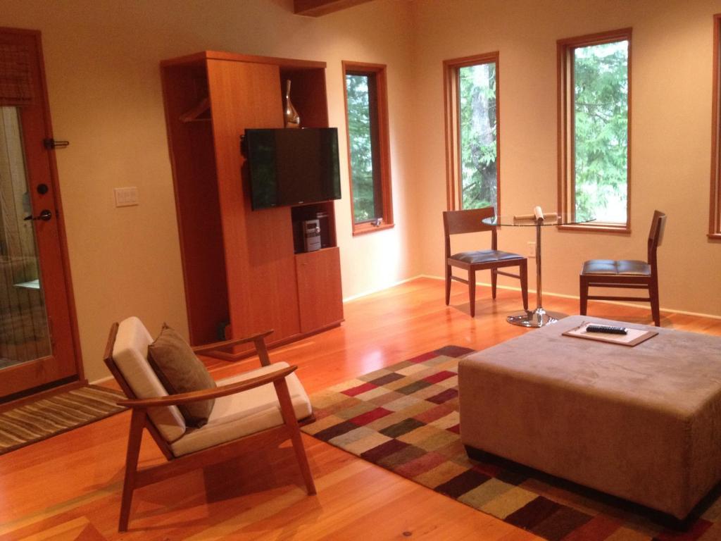 Hyphocus Inn Ucluelet Phòng bức ảnh